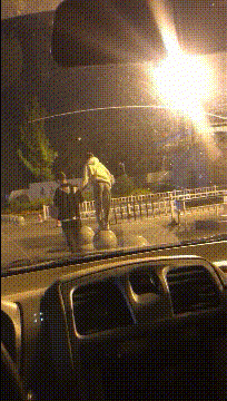 【今日爆笑动态图】你干什么呢？