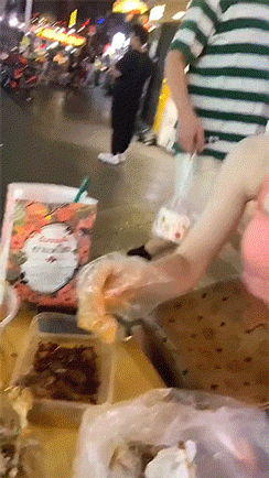 【今日爆笑动态图】甜的哭出来了